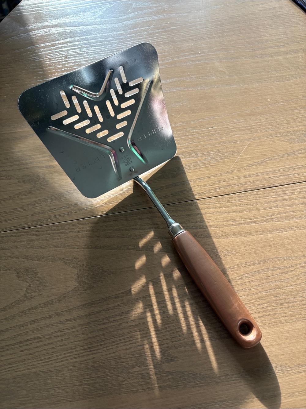vintage MCM EKCO giant flipper lifter kitchen spatula